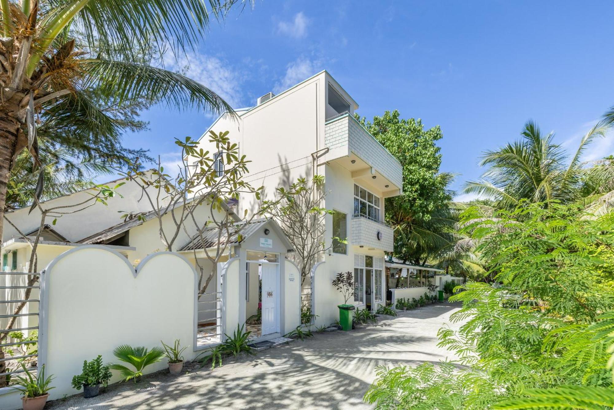 Three Hearts Hotel Fulhadhoo Exterior photo