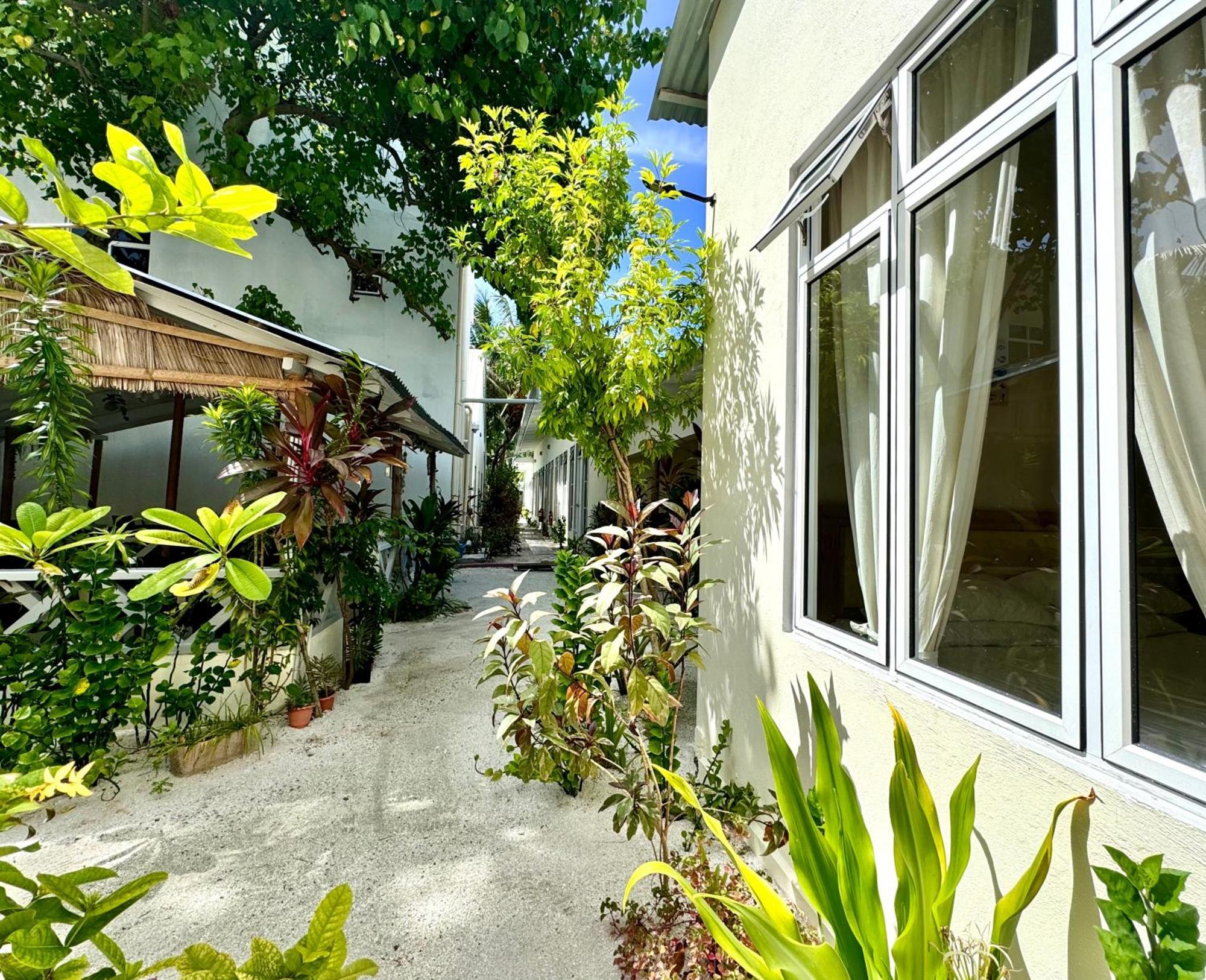 Three Hearts Hotel Fulhadhoo Room photo