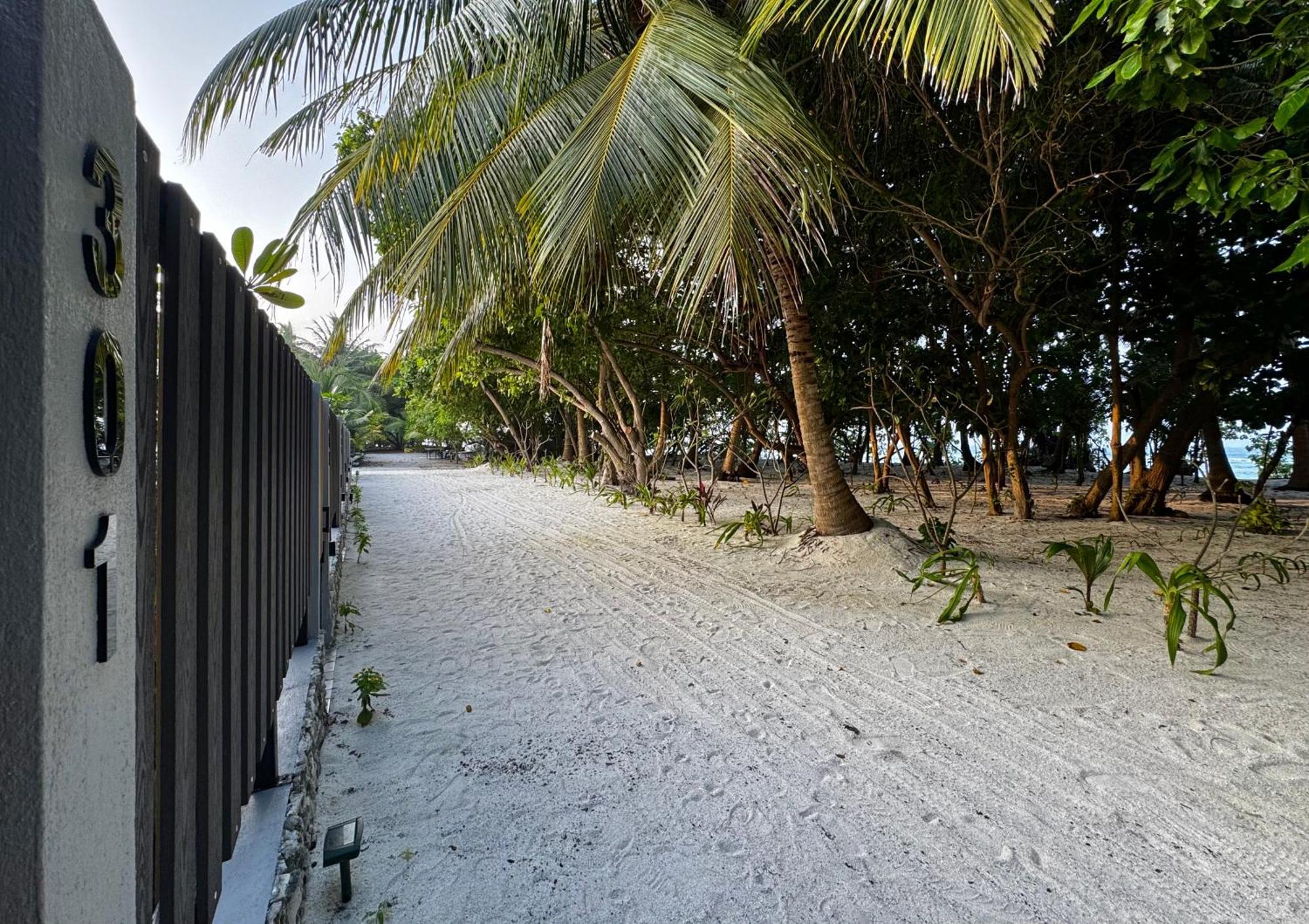 Three Hearts Hotel Fulhadhoo Room photo